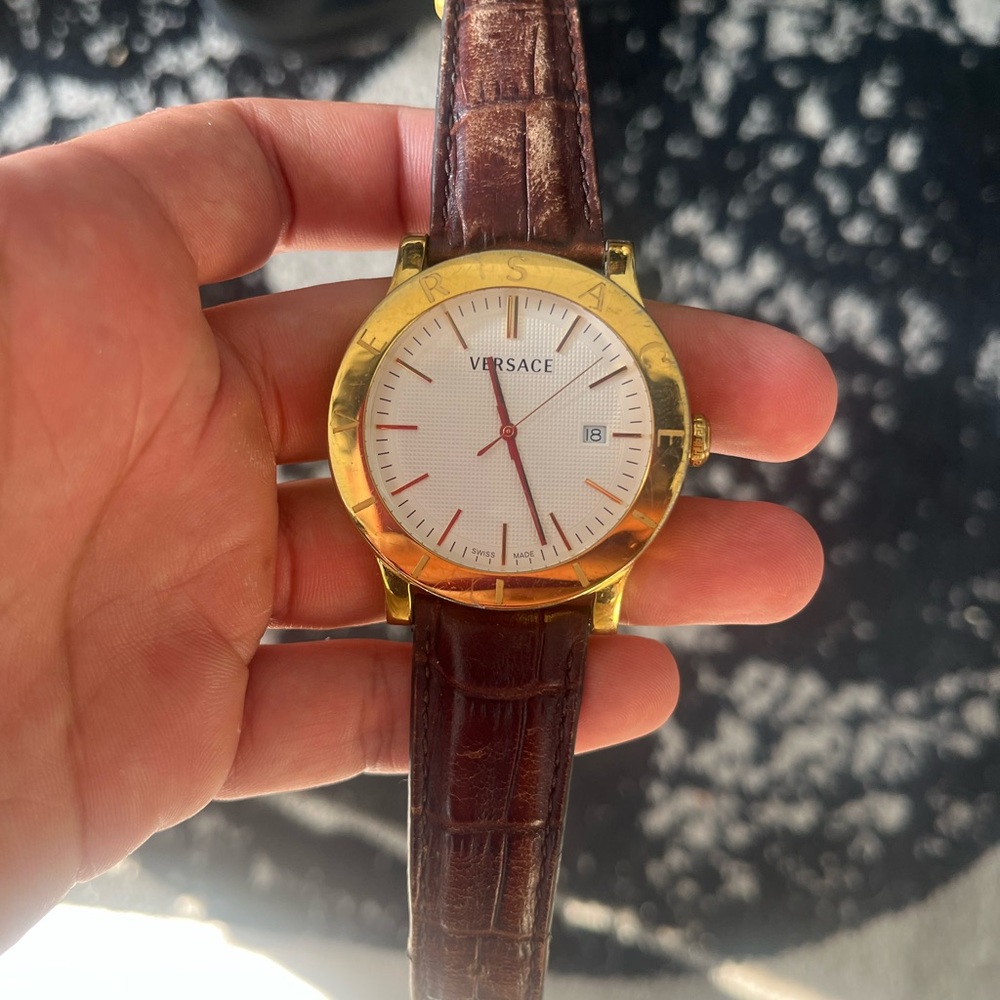 Versace authentic Swiss made! Need a new battery and change of leather strap!